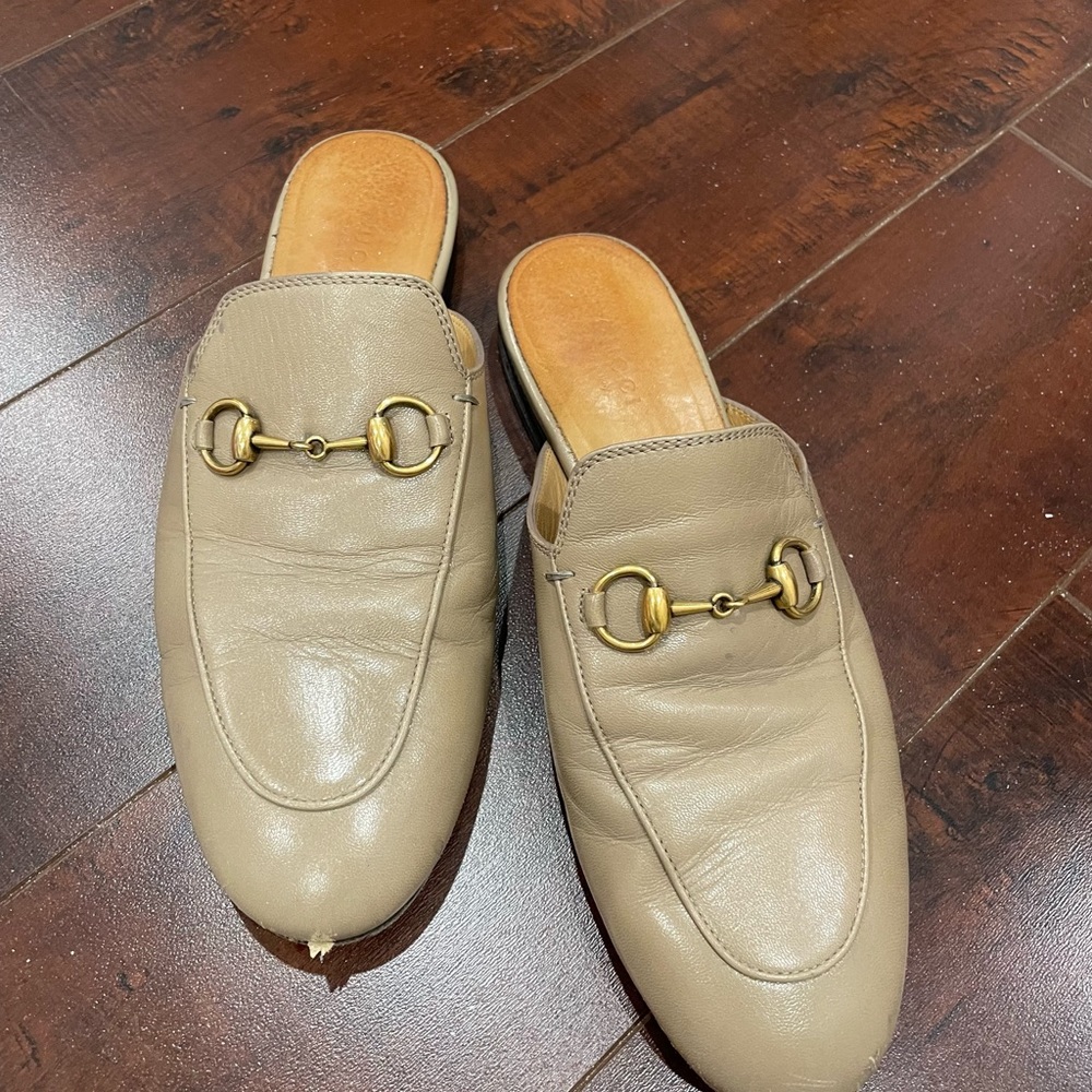 Authentic Gucci Princetown mule in beige